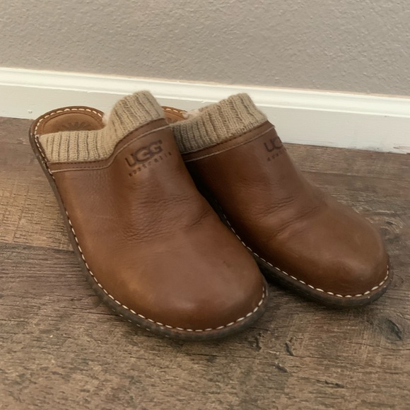 Ugh clogs brand new never worn size 9 - Picture 1 of 3